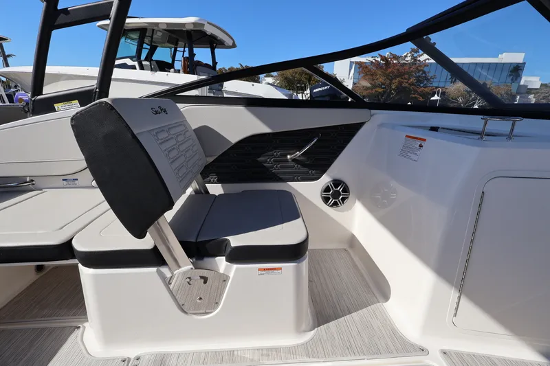 Slide: The Image of Sea Ray SPX 210 Outboard 2026 - 13