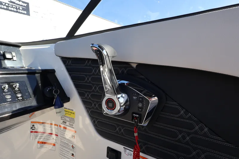 Slide: The Image of Sea Ray SPX 210 Outboard 2026 - 19