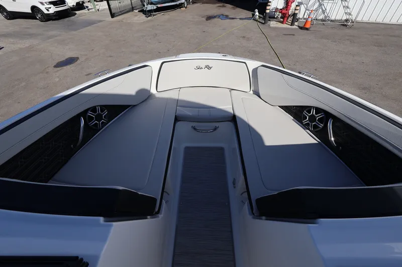 Slide: The Image of Sea Ray SPX 210 Outboard 2026 - 20