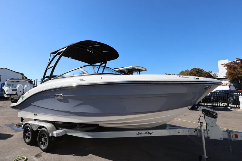 Slide: The Image of Sea Ray SPX 210 Outboard 2026 - 4