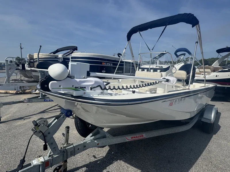 Slide: The Image of Boston Whaler 170 Montauk 2024 - 1