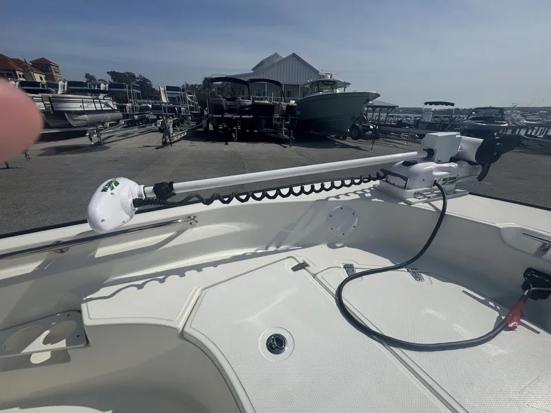 Slide: The Image of Boston Whaler 170 Montauk 2024 - 11