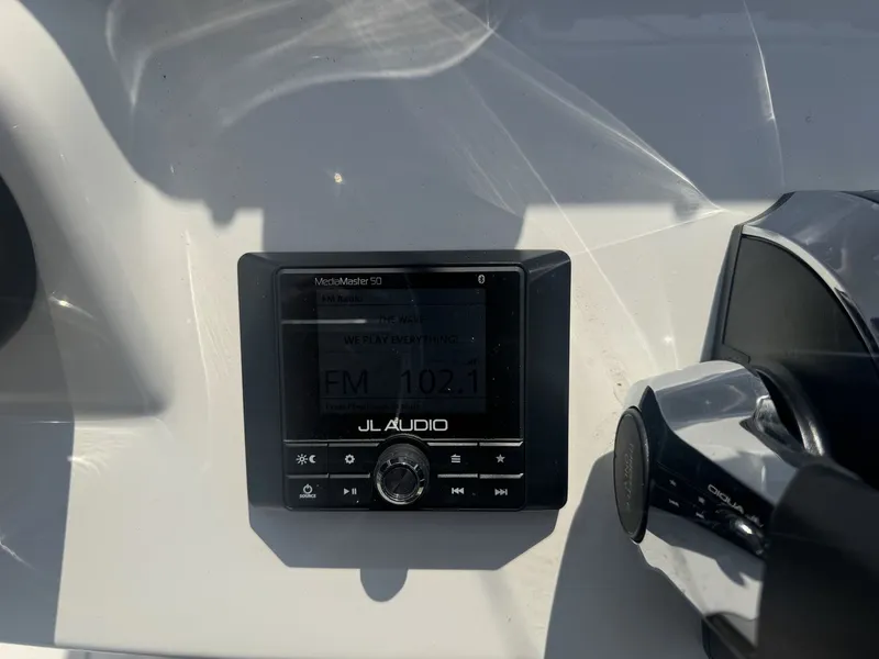 Slide: The Image of Boston Whaler 170 Montauk 2024 - 16