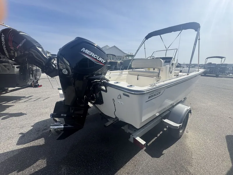 Slide: The Image of Boston Whaler 170 Montauk 2024 - 4