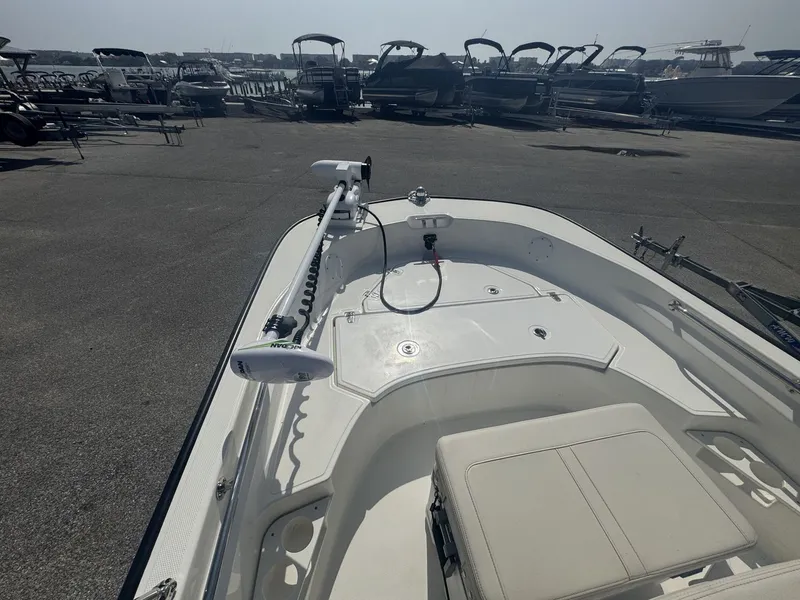 Slide: The Image of Boston Whaler 170 Montauk 2024 - 9