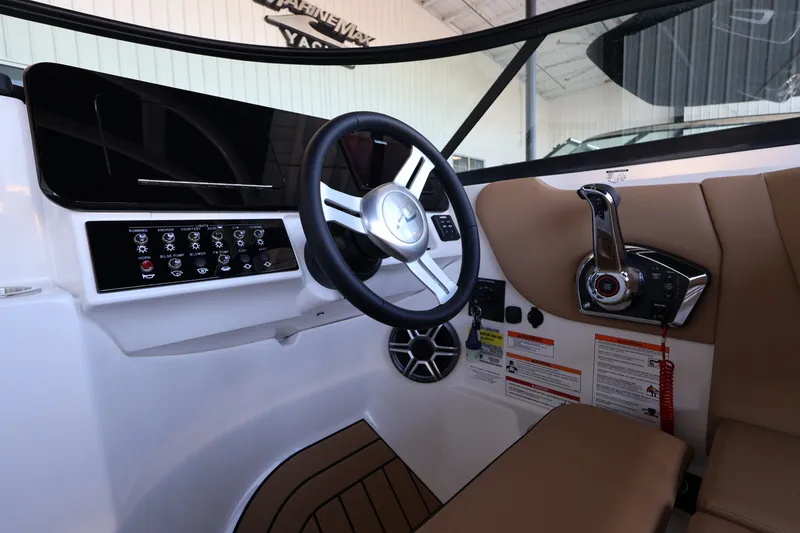 Slide: The Image of Sea Ray SDX 250 Outboard 2026 - 12