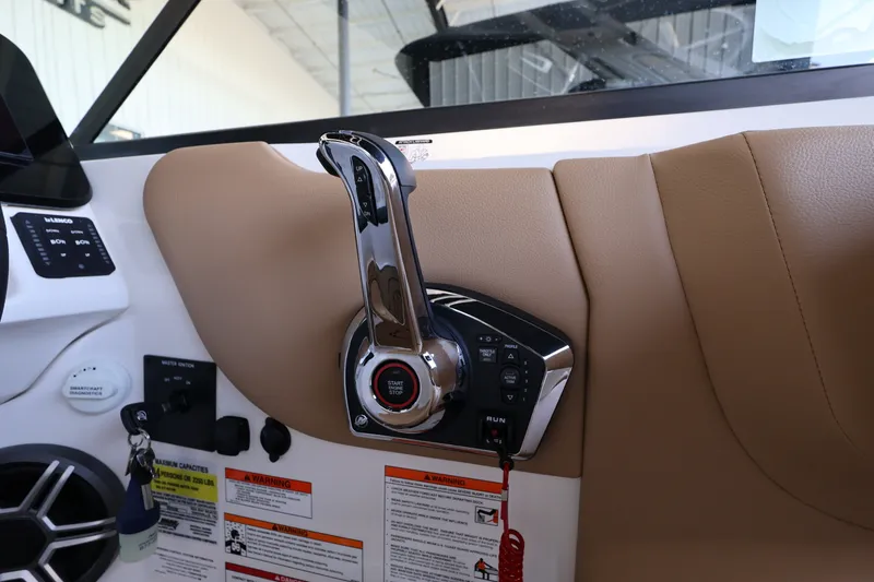 Slide: The Image of Sea Ray SDX 250 Outboard 2026 - 13