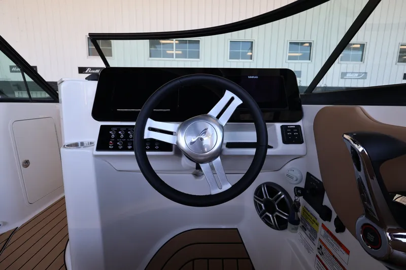 Slide: The Image of Sea Ray SDX 250 Outboard 2026 - 14