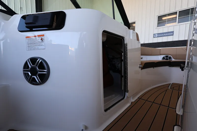 Slide: The Image of Sea Ray SDX 250 Outboard 2026 - 21