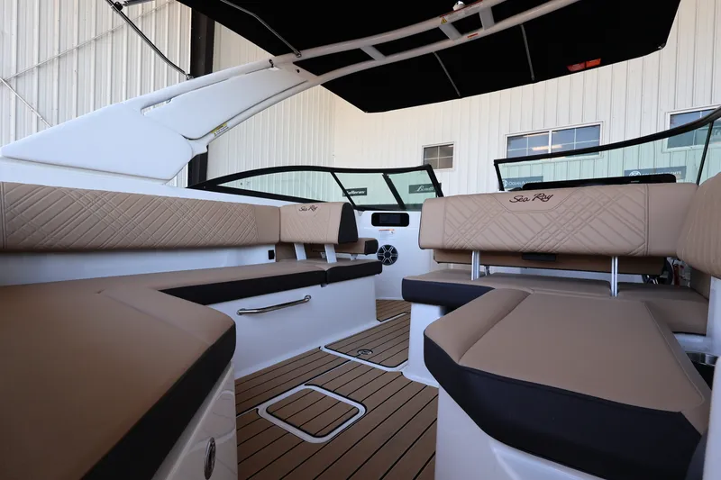 Slide: The Image of Sea Ray SDX 250 Outboard 2026 - 8