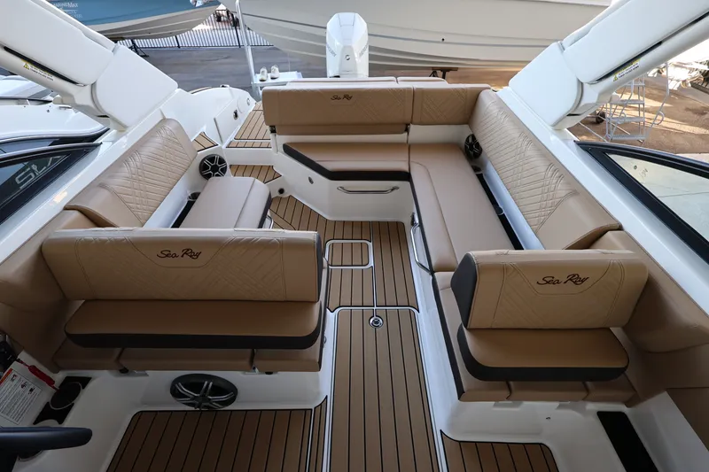 Slide: The Image of Sea Ray SDX 250 Outboard 2026 - 9