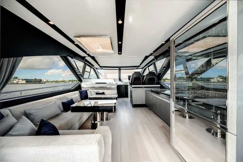 Slide: The Image of Azimut S7 2022 - 38