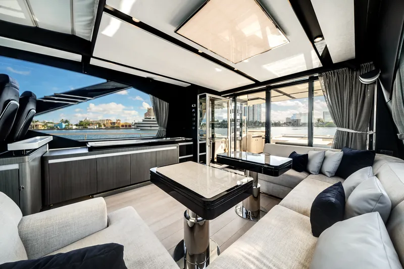 Slide: The Image of Azimut S7 2022 - 41