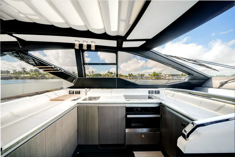 Slide: The Image of Azimut S7 2022 - 48