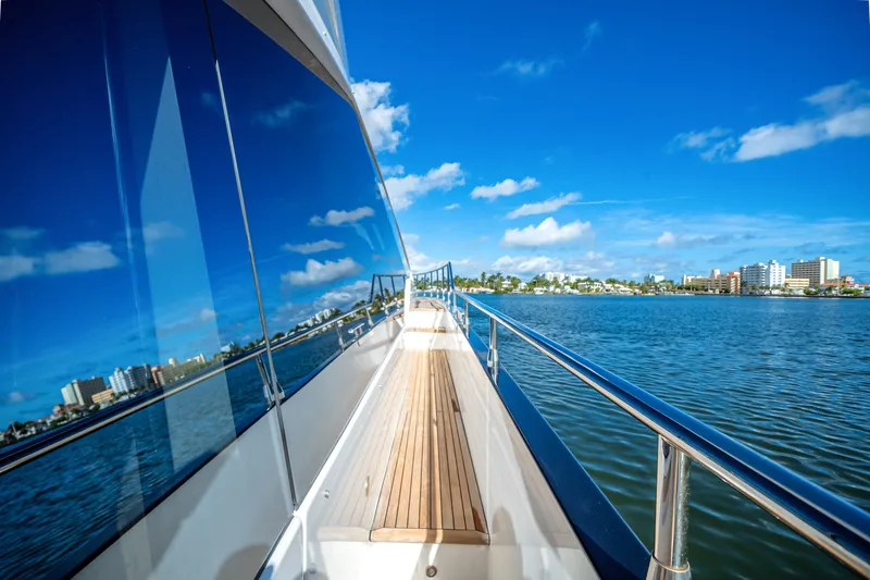 Slide: The Image of Azimut S7 2022 - 59