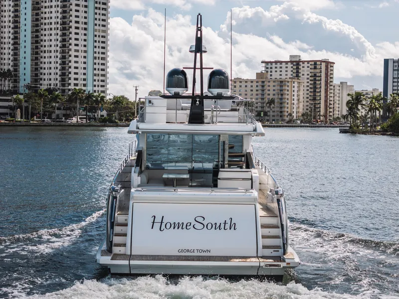 Slide: The Image of Azimut S7 2022 - 6