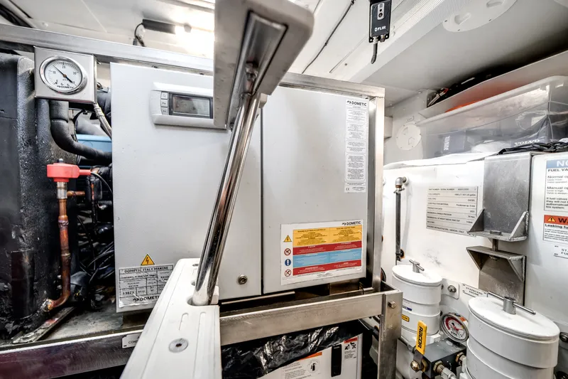 Slide: The Image of Azimut S7 2022 - 74