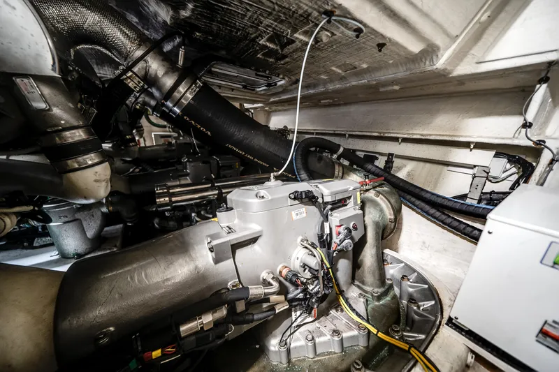 Slide: The Image of Azimut S7 2022 - 75