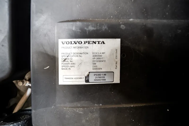 Slide: The Image of Azimut S7 2022 - 79