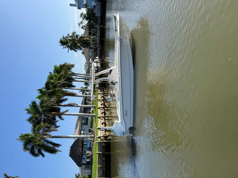 The Image of Boston Whaler 220 DAUNTLESS 2023 - 0