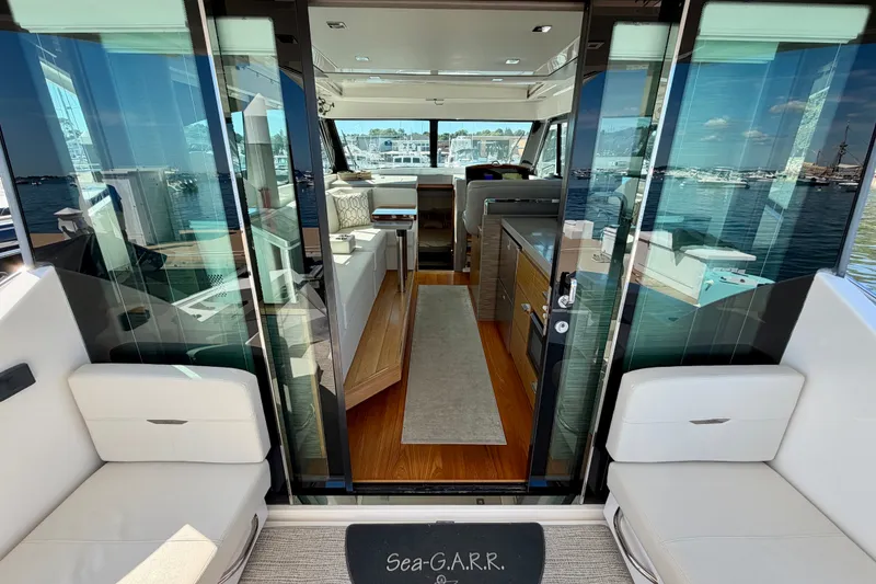 Slide: The Image of Tiara C39 Coupe 2020 - 11