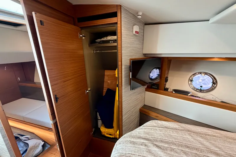 Slide: The Image of Tiara C39 Coupe 2020 - 35