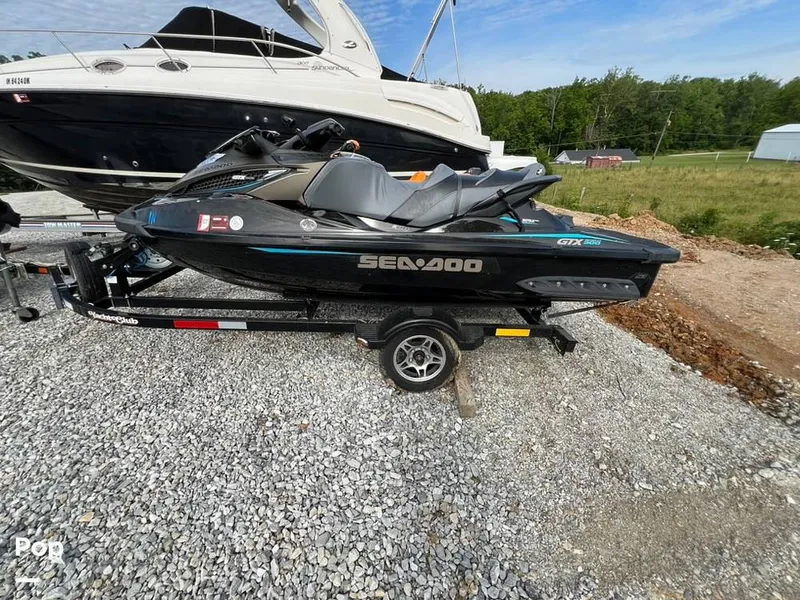 Slide: The Image of Sea-Doo GTI SE 170 & 2016 GTX Limited 300 2021 - 14454194