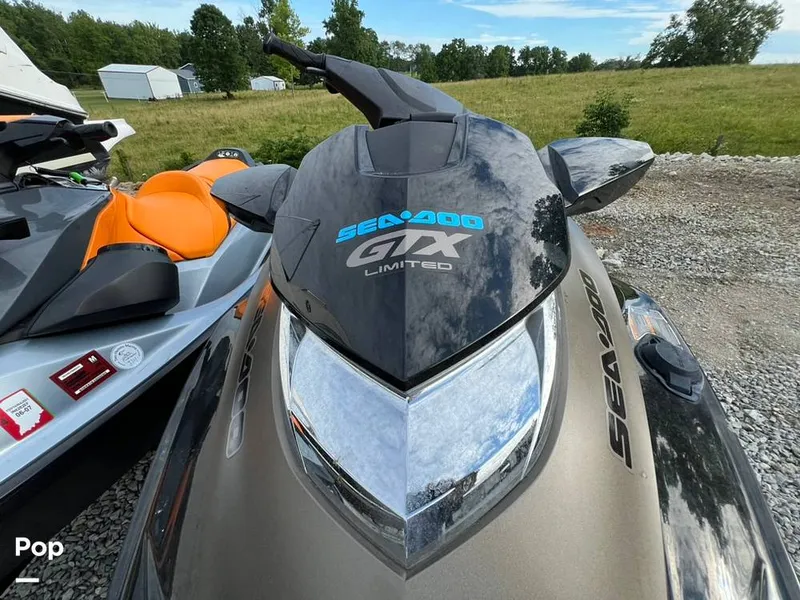 Slide: The Image of Sea-Doo GTI SE 170 & 2016 GTX Limited 300 2021 - 14454174