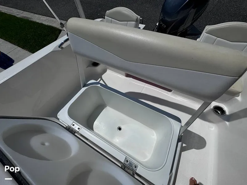 Slide: The Image of Robalo R160 2016 - 14426515