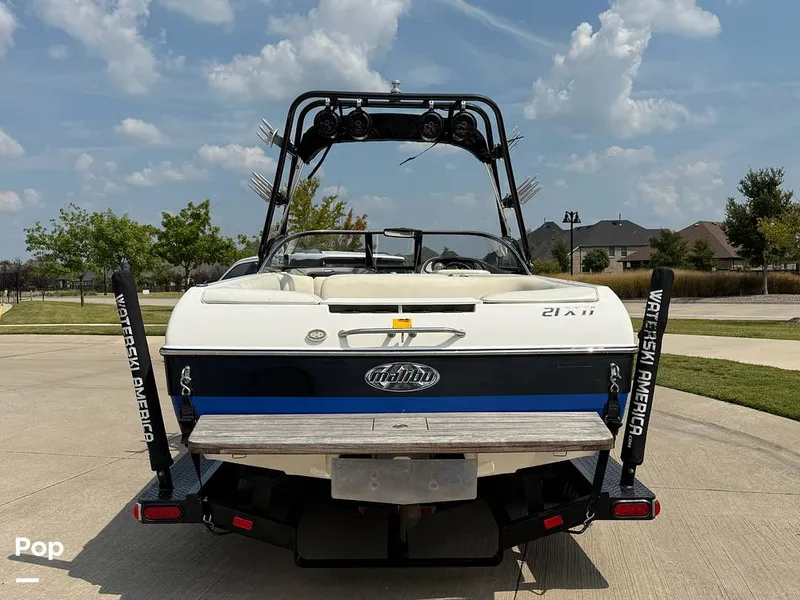 Slide: The Image of Malibu Wakesetter XTI 2004 - 15857256