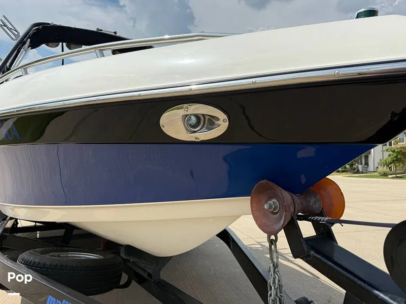 Slide: The Image of Malibu Wakesetter XTI 2004 - 15857291