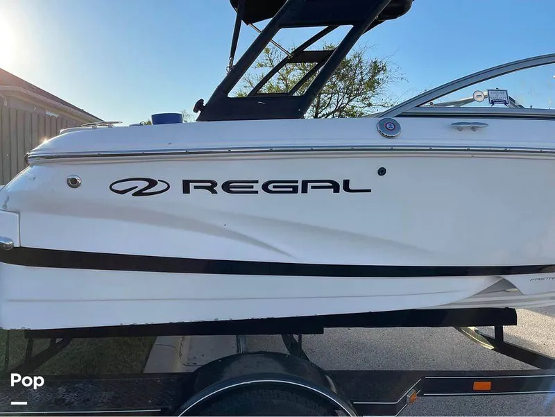 The Image of Regal 1900 ES 2016 - 14498784