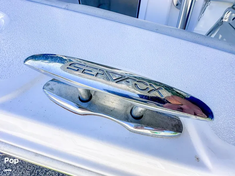 Slide: The Image of Cleats - Pull Up - 14748933