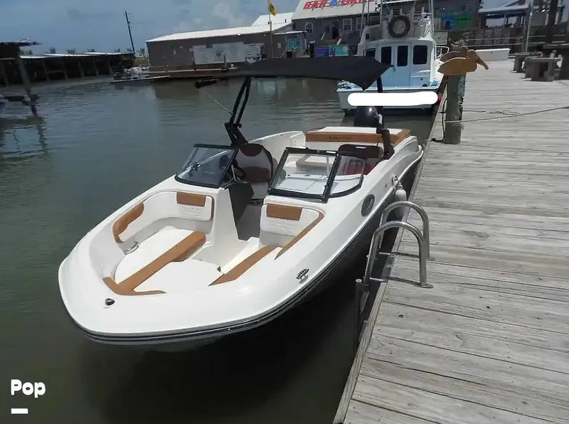 Slide: The Image of Walk Through Windsheild - 14497984