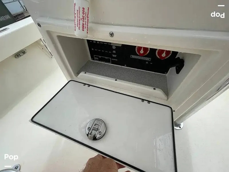 Slide: The Image of Glove Box/battery Switches - 14497424
