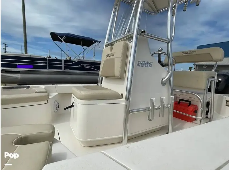 Slide: The Image of Center Console/passenger Seat With Backrest/cooler/livewell - 14497428