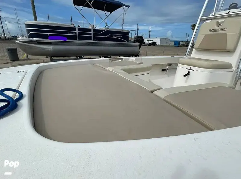 Slide: The Image of Bow Passenger Seating With Storage - 14497429
