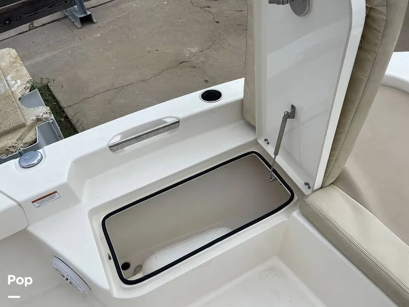 Slide: The Image of Compartment Storage/fender - 14487503