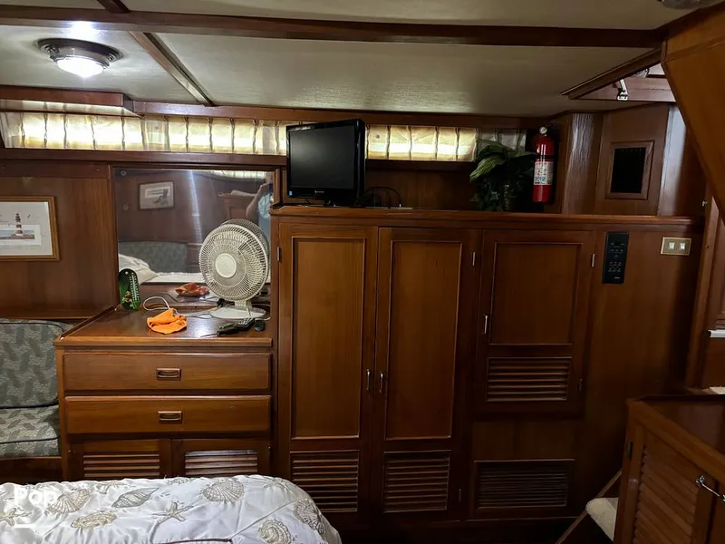 Slide: The Image of Jefferson 42 Sundeck 1986 - 14481997