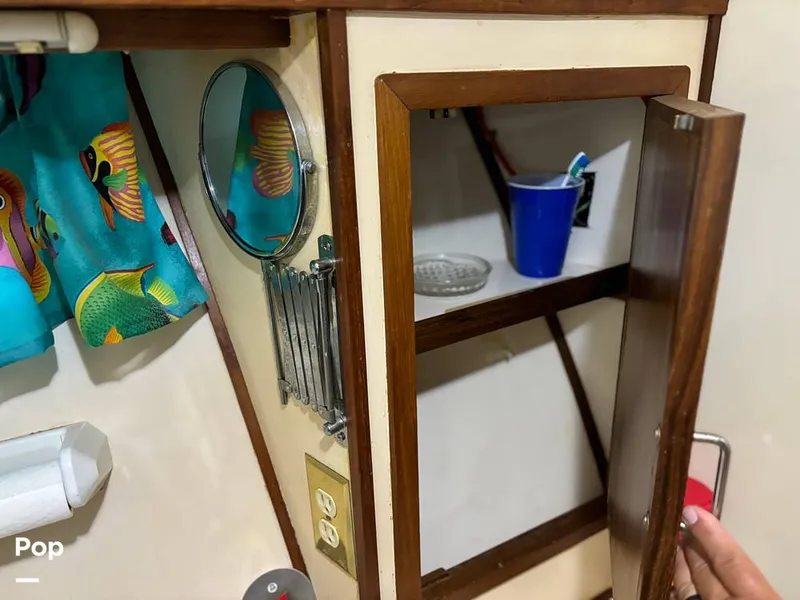 Slide: The Image of Jefferson 42 Sundeck 1986 - 14482010