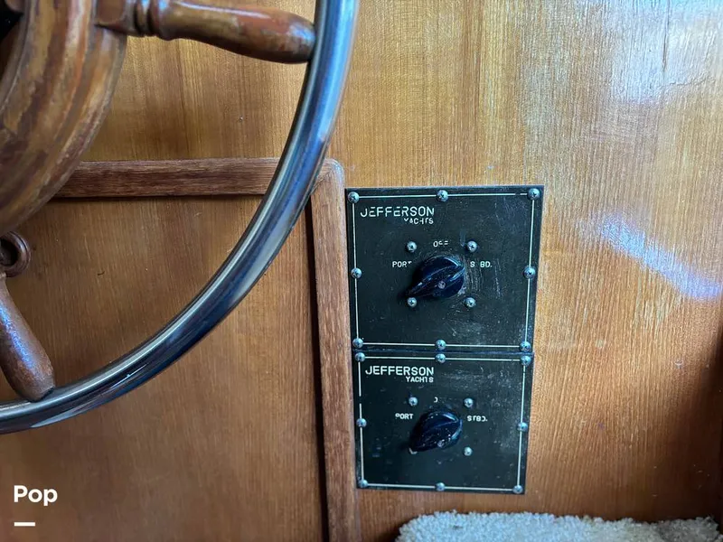 Slide: The Image of Jefferson 42 Sundeck 1986 - 14481950