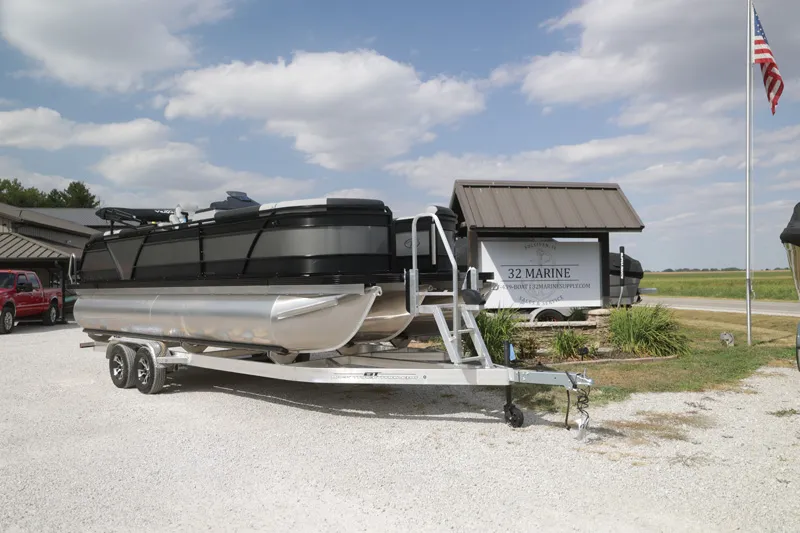 The Image of Veranda VR235RC 2026 - 0