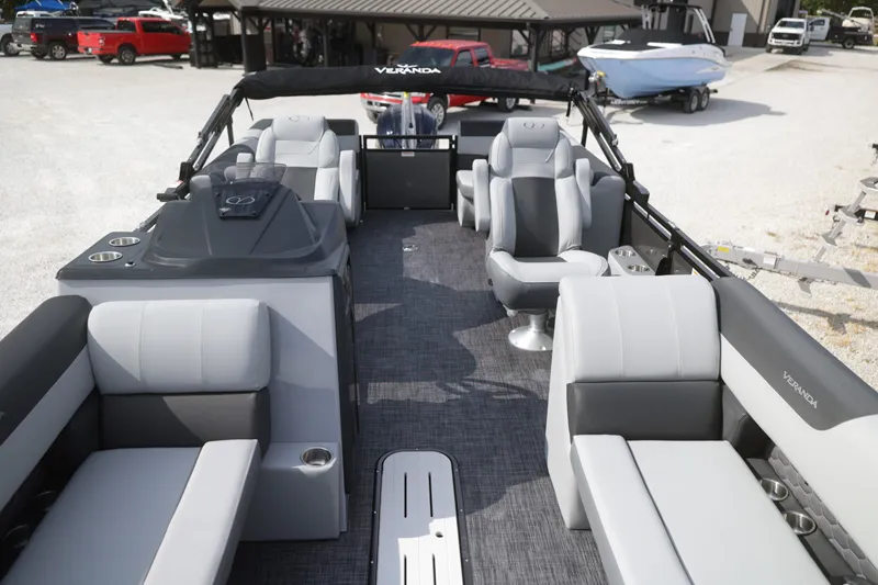 Slide: The Image of Veranda VR235RC 2026 - 10