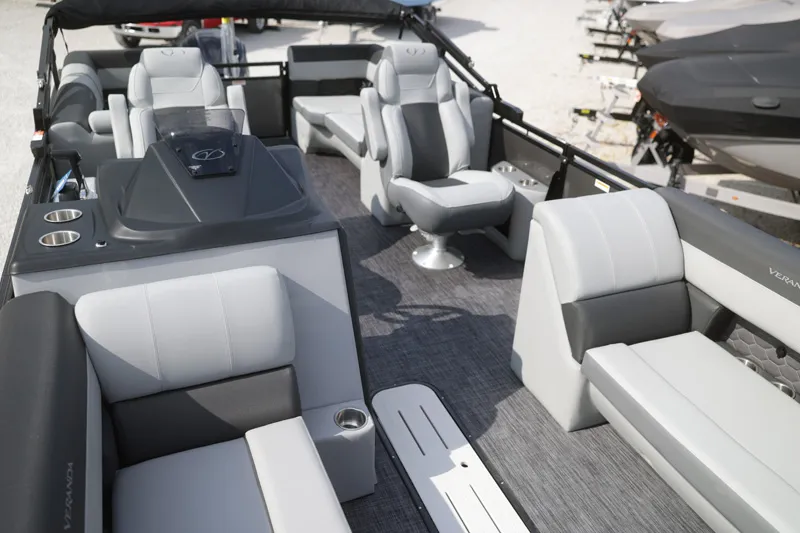 Slide: The Image of Veranda VR235RC 2026 - 11