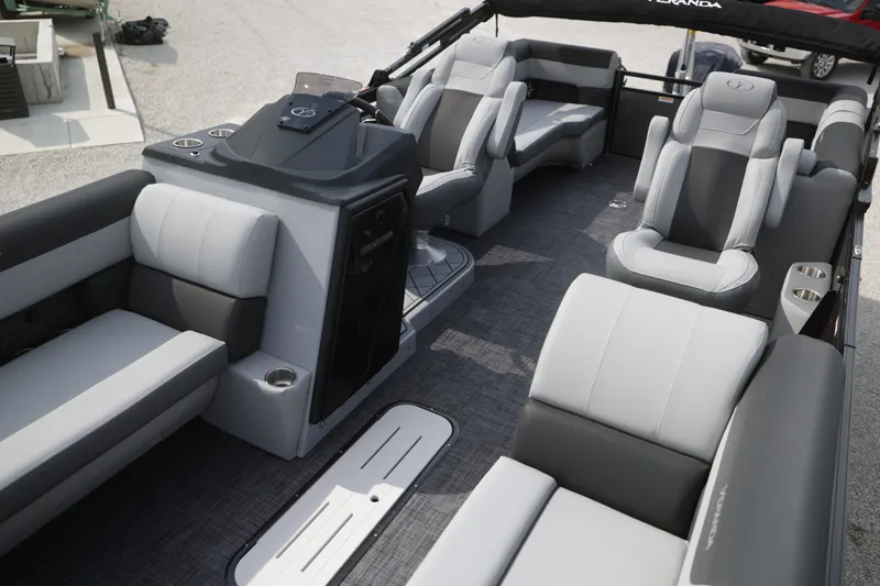 Slide: The Image of Veranda VR235RC 2026 - 12