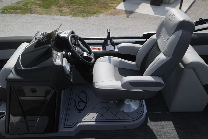 Slide: The Image of Veranda VR235RC 2026 - 16