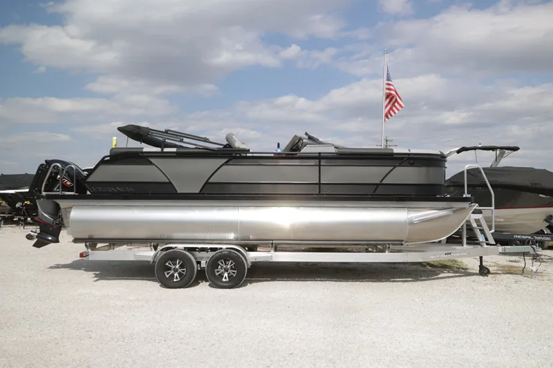 Slide: The Image of Veranda VR235RC 2026 - 2