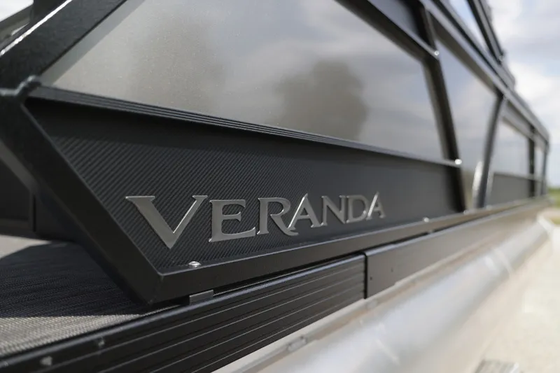 Slide: The Image of Veranda VR235RC 2026 - 8