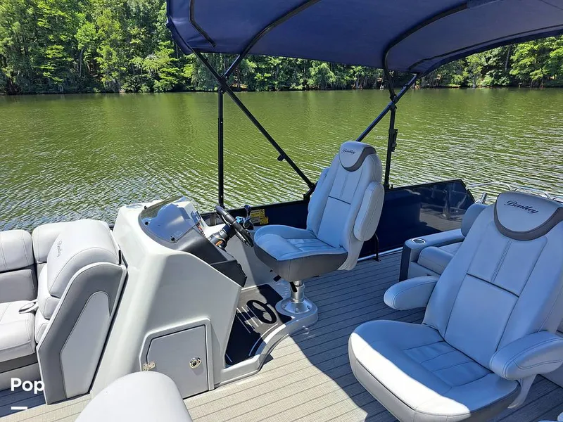 Slide: The Image of Bentley Pontoons Elite 253 Swingback 2023 - 14454436