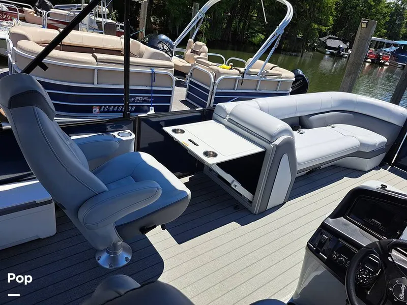 Slide: The Image of Bentley Pontoons Elite 253 Swingback 2023 - 14454444